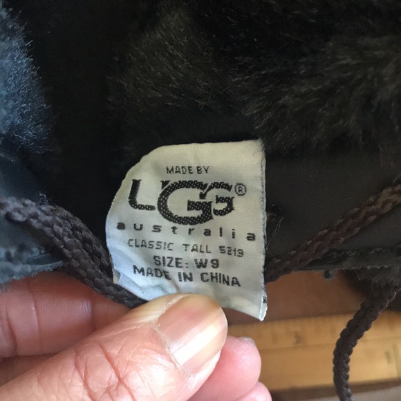 Ugg black leather sheepskin winter boots shoes size W9 - Picture 4 of 16